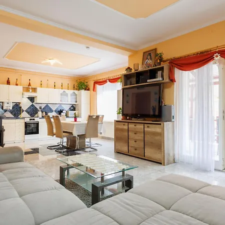 Gyula By Interhome شقة Balatonszárszó