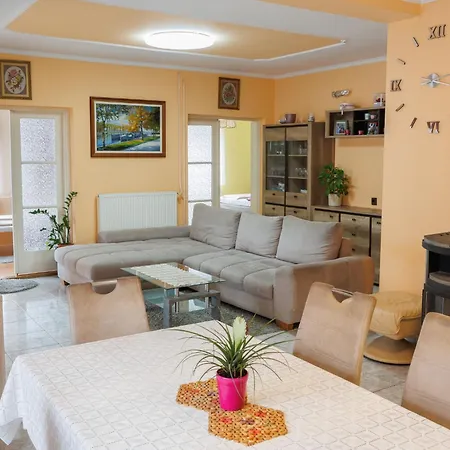 דירה Gyula By Interhome